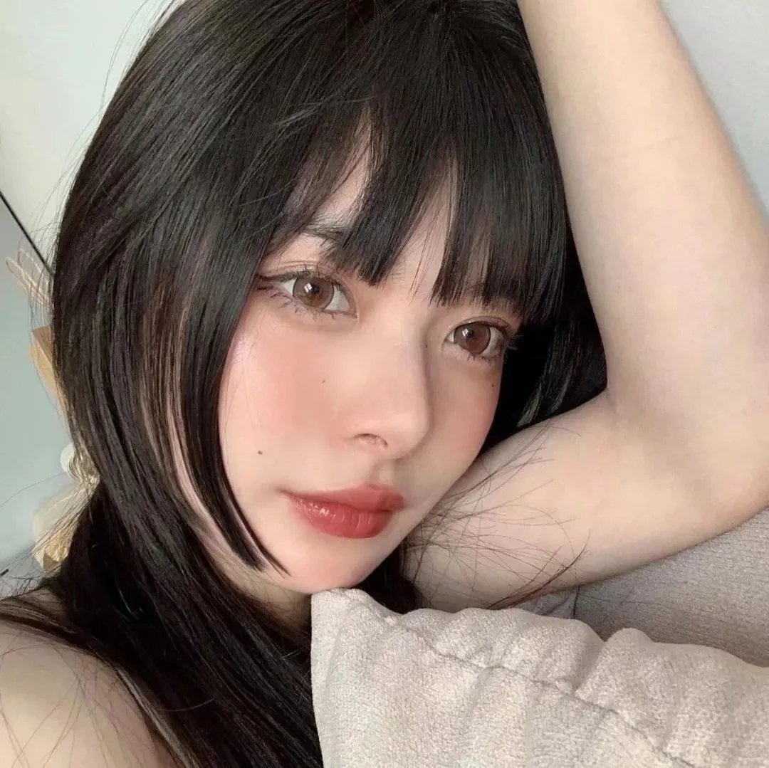 微笑的山谷海报